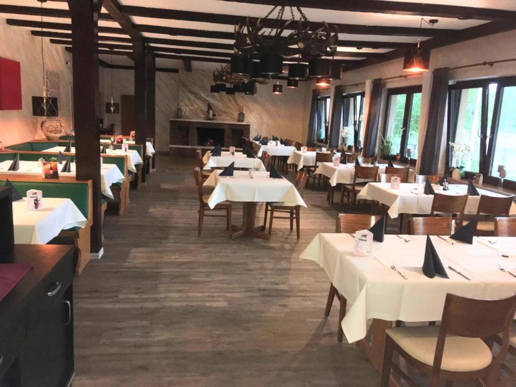 Hotel-Restaurant Hubertus Brome Extérieur photo